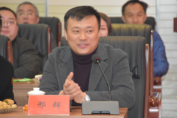 4.各管理技術(shù)骨干為公司發(fā)展建言獻策.jpg