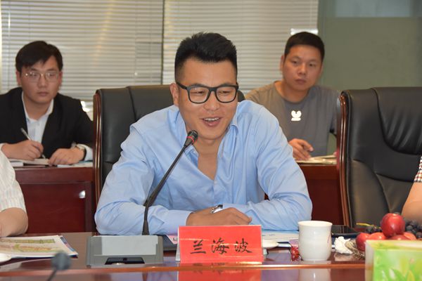 2.洛陽白云山文化旅游發(fā)展有限責(zé)任公司總經(jīng)理蘭海波發(fā)表講話.jpg