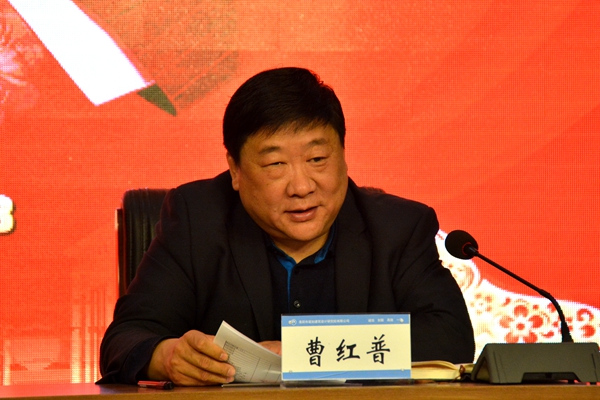 1、董事長兼總經(jīng)理曹紅普在簽約儀式上指出：2019年我們的目標(biāo)更高遠(yuǎn)，道路更寬廣，希望更無限。 (2).jpg