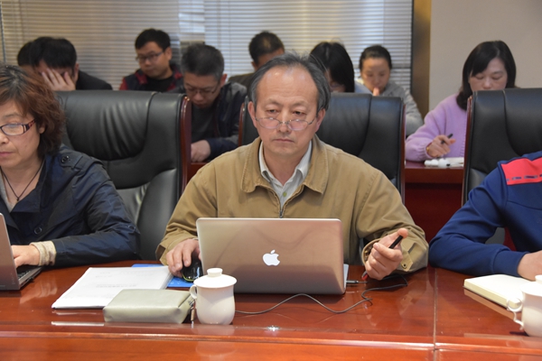 6、審核組陳鋼組長宣布：現(xiàn)場審核合格.jpg