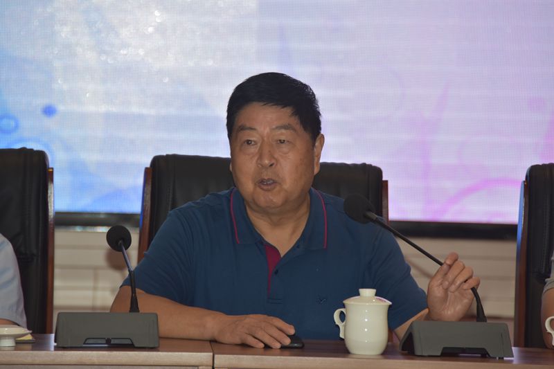 2、黨委書記姚金山在座談會上講話.jpg
